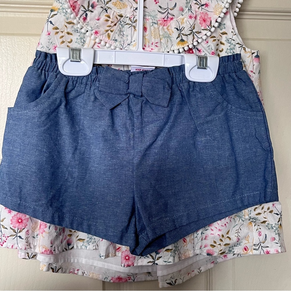Tommy Bahama NWT Girls 5T Floral Top and Chambray Short Set - Picture 3 of 10